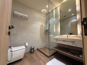 Standard Room, 1 King Bed | Bathroom | Shower, free toiletries, bidet, towels - Sunday Hotel Al Olaya Formerly Novotel Suites Riyadh Centre (Riyadh)