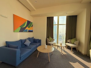 Suíte executiva | Frigobar, escrivaninha, espaço de trabalho para notebook