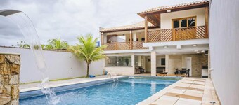 Casa em Bertioga com Piscina e Churrasqueira