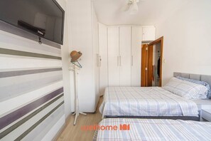 1 bedroom, WiFi, bed sheets - Apto em Sao Vicente Frente a Praia do Gonzaguinha (São Vicente)