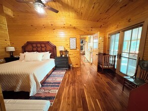 2 عدّة غرف نوم ومكواة/لوح كي وواي فاي وملاءات أسرّة