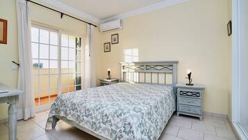 熨斗/熨衫板、Wi-Fi、床單