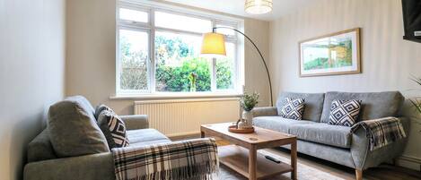 Cottage | Living area