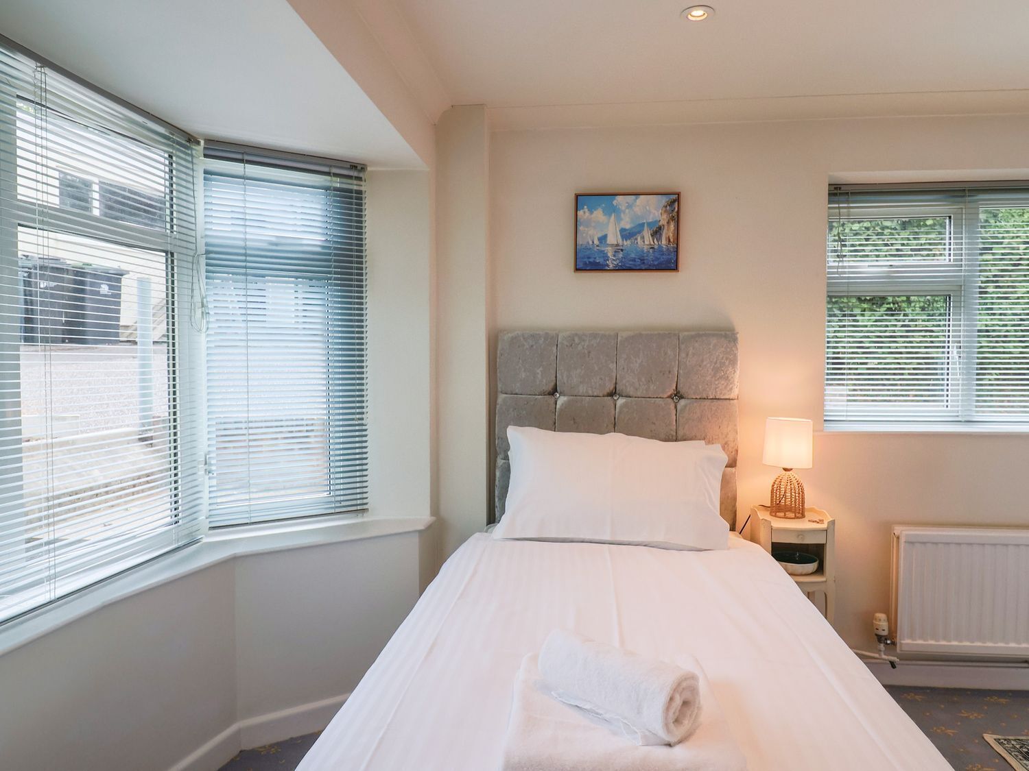 3 habitaciones, decoración personalizada y muebles diferentes 