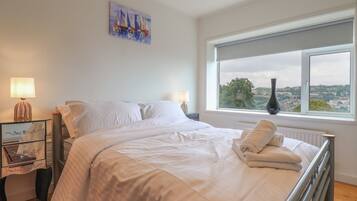 3 bedrooms, individually decorated, individually furnished, free WiFi