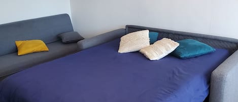 Internet, bed sheets
