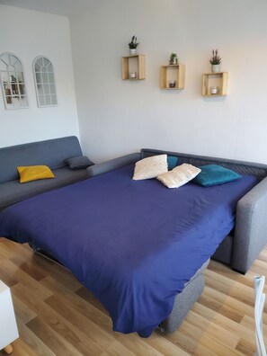 Internet, bed sheets - Cosy apartment in Le Tréport, 2 steps from the beach, quay and shops (Le Tréport)