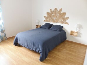 WiFi, bed sheets - Vacation home in Landes: Chez Pépète, "Catalpas" accommodation (Magescq)