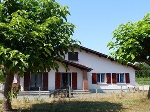 Exterior - Vacation home in Landes: Chez Pépète, "Catalpas" accommodation (Magescq)