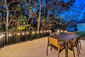 Outdoor dining - 🏖️2 Community Pools | Close to Beach | Barefoot Villa☀️ (Panama City Beach)