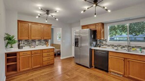 Private kitchen - Spacious 5BR Home in Woodland Park - Fenced Yard, Near Columbus (Columbus)