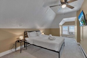 5 bedrooms, iron/ironing board, WiFi, bed sheets