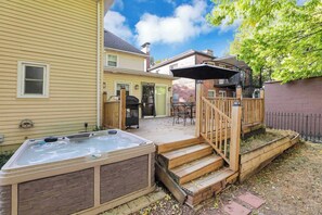 Terrace/patio - Charming 3-BR + Hot Tub - Near Grandview (Columbus)