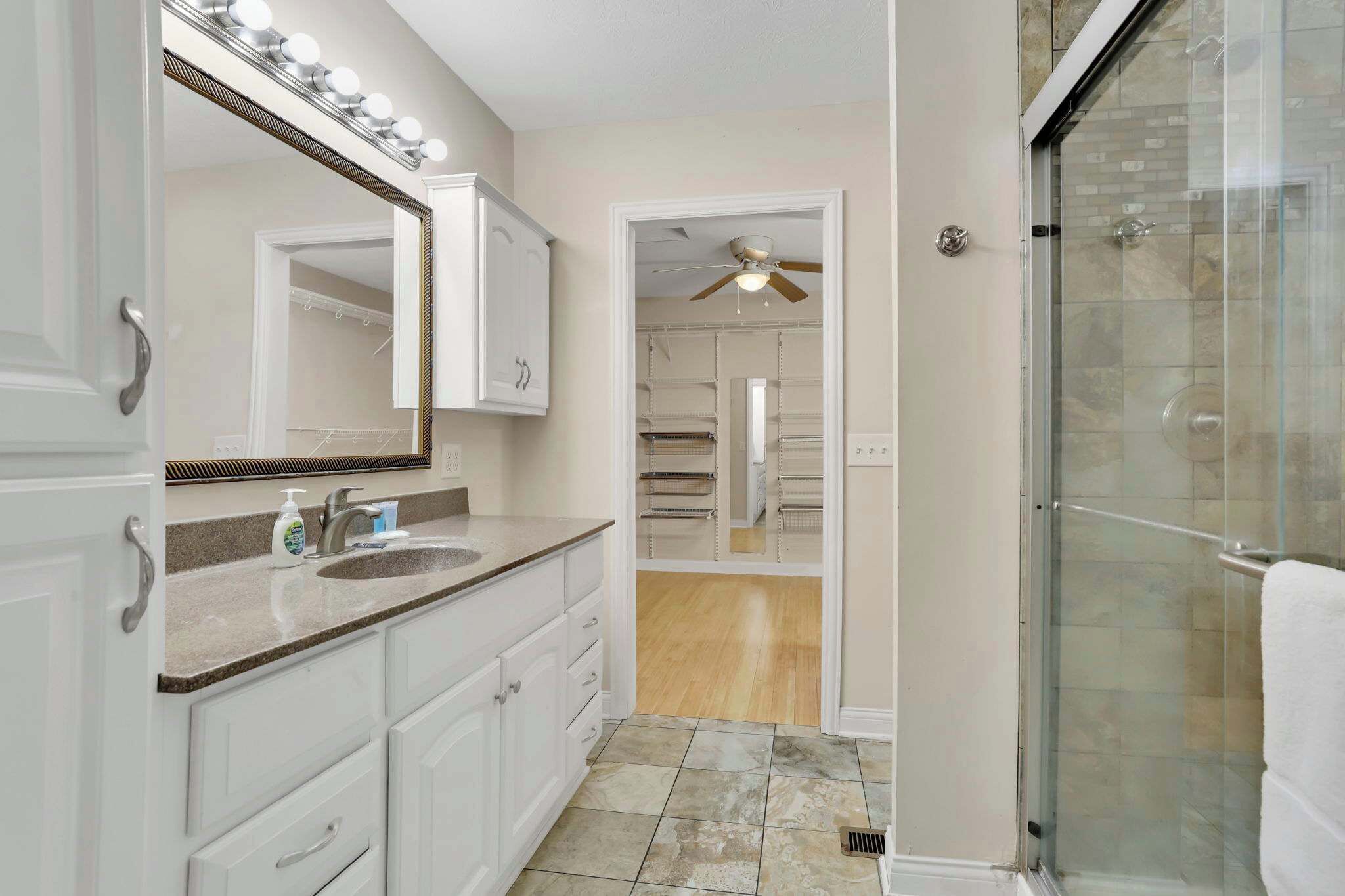 Shower, hair dryer, towels, shampoo