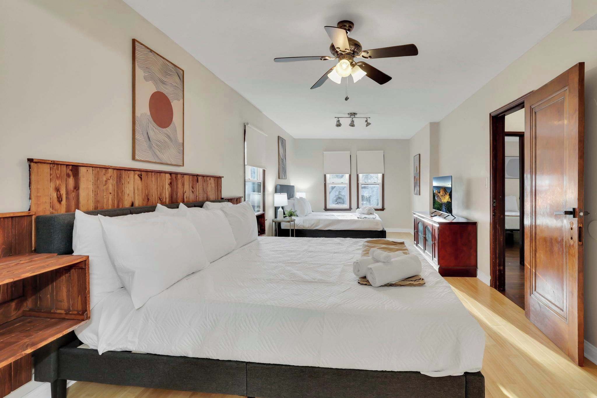 4 bedrooms, iron/ironing board, WiFi, bed sheets
