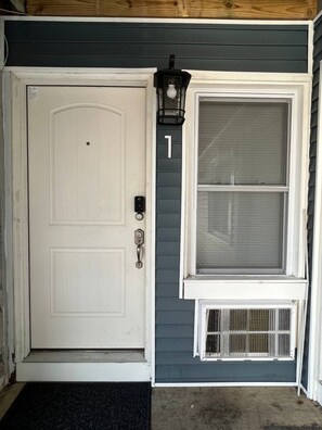 Exterior detail - Cozy 1-bedroom condo in superb Seaside Heights with AC (Seaside Heights)