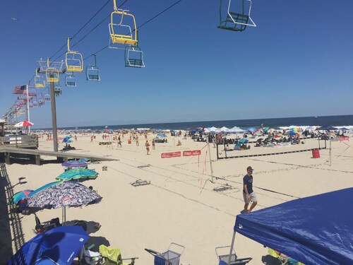Free Beach Passes/Parking/5 Minute Walk To The Beach