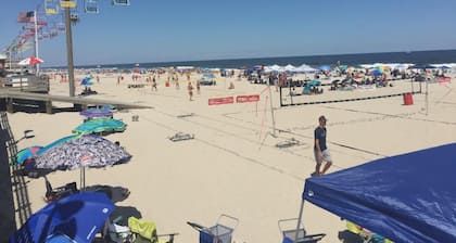 Free Beach Passes/Parking/5 Minute Walk To The Beach