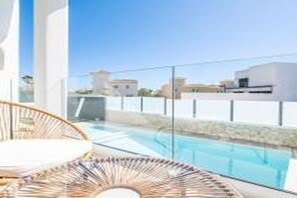 Property grounds - Villa Atlantis -Luxury 3-Bedroom Villa with Private Pool near Galé Beach (Guia)