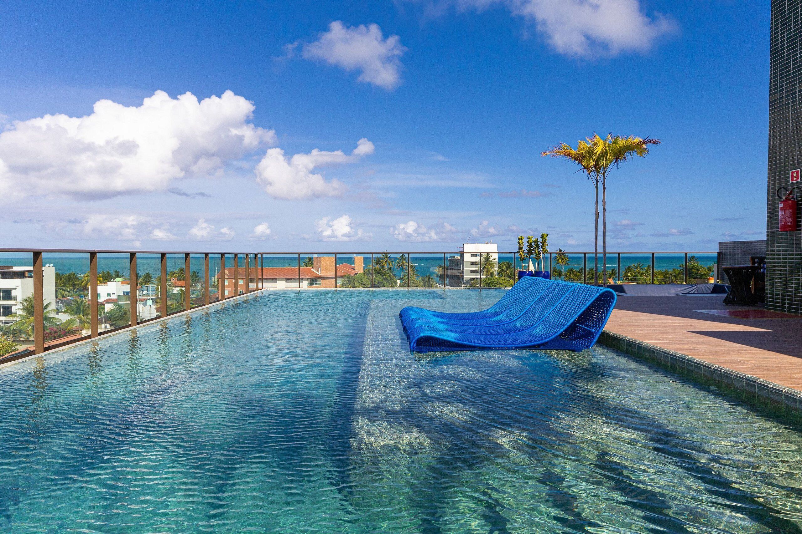 Perushuoneisto | Uima-allas