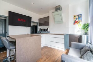House | Living area - Sheffield 4 Bed Home by Broomhill Village (Sheffield)