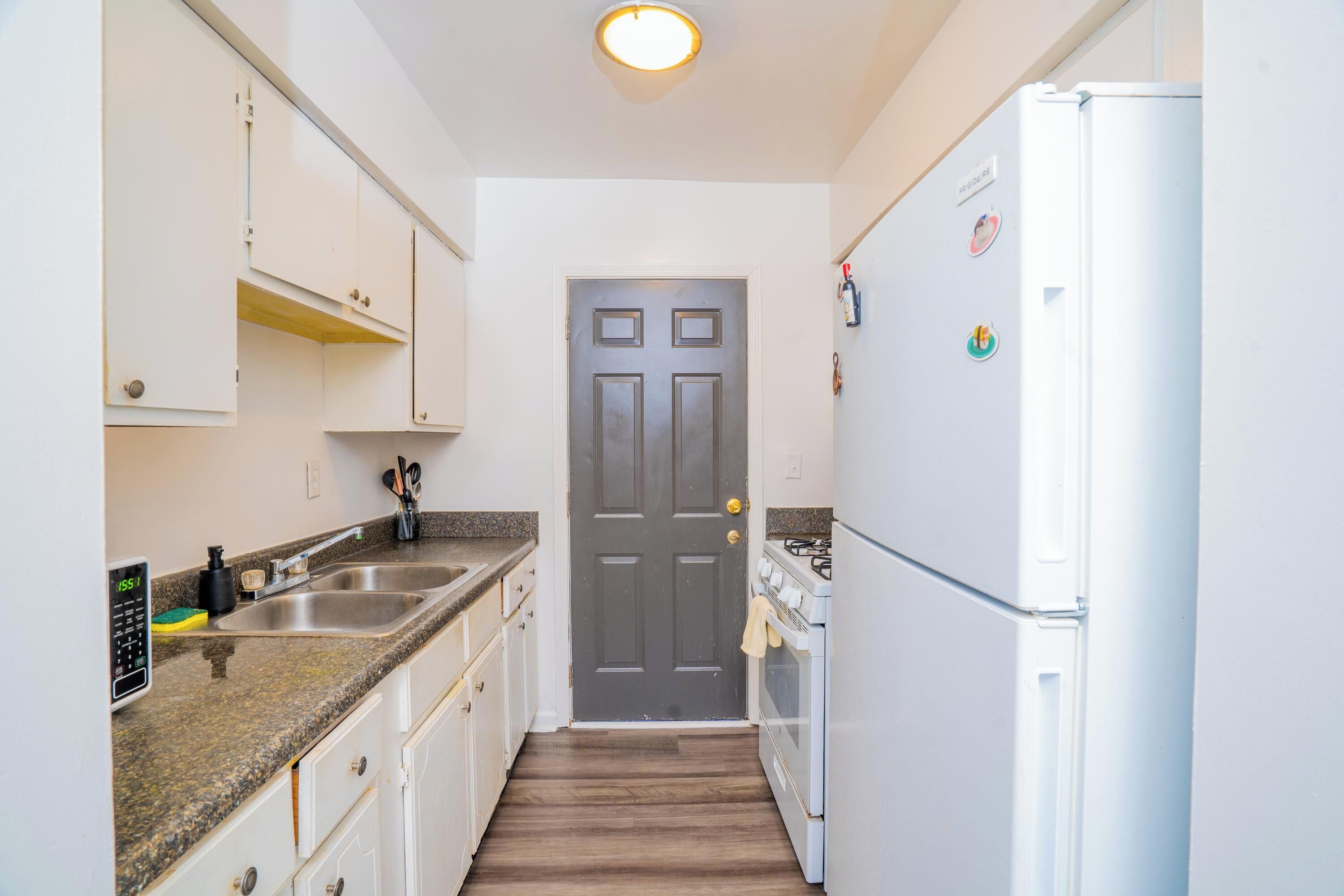 Micro-ondes, four, plaque de cuisson