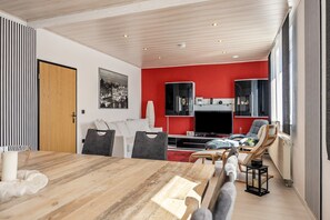 TV - Apartment 'Messe-und-Ferien-Wohnung' with Wi-Fi (Seelze)