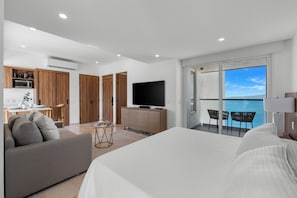 Panoramic-Studio, Balkon, eingeschränkter Meerblick | Bügeleisen/Bügelbrett, kostenloses WLAN