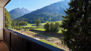 Habitación triple, vistas a la montaña | Wifi gratis