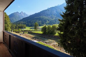 Triple Room, Mountain View | Free WiFi - Albergo Ristorante Belvedere (Forni di Sopra)