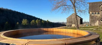 Barn Hollow Farm - Peaceful four bedroom farmhouse in Barnard, VT