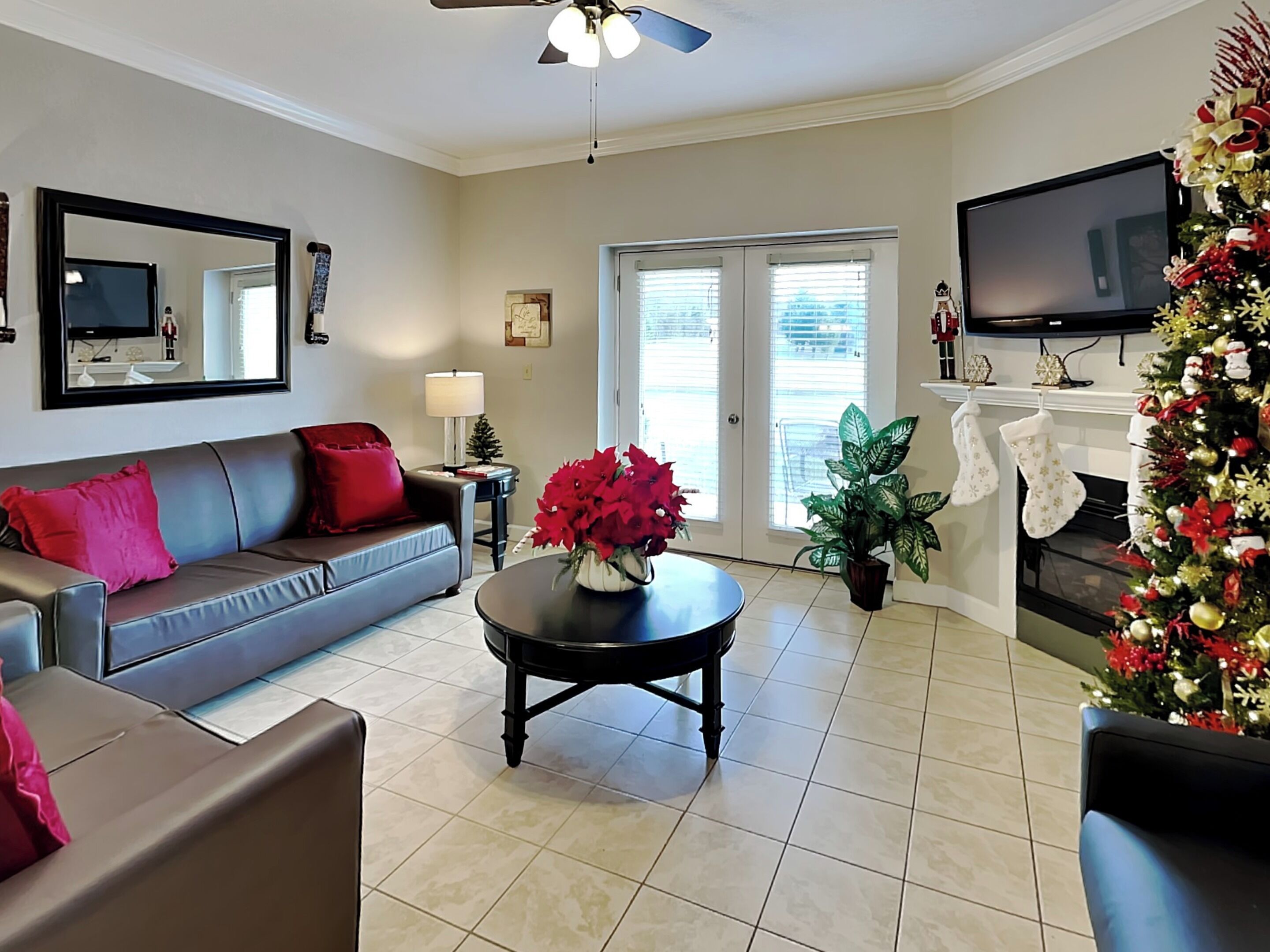 Condo (3 Bedrooms) | Property amenity