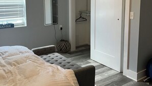 1 bedroom, WiFi (free), bed sheets