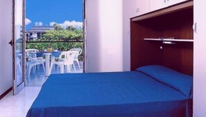 2 bedrooms - Bright Accommodation With Terrace (San Michele al Tagliamento)