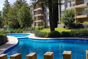 Outdoor pool - Dream Apartment in Pucon | First Floor with Pool View (Pucon)