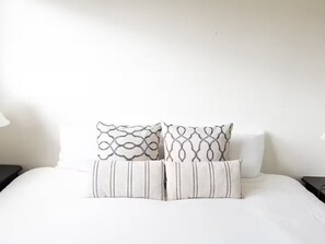 Strykejern/-brett, wi-fi og sengetøy