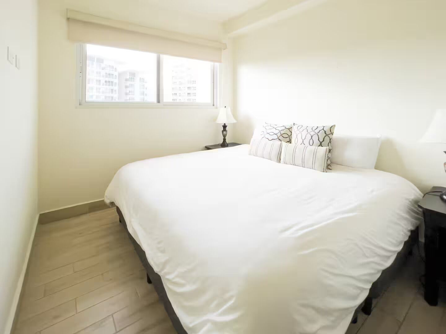 3 slaapkamers, een strijkplank/strijkijzer, wifi, beddengoed