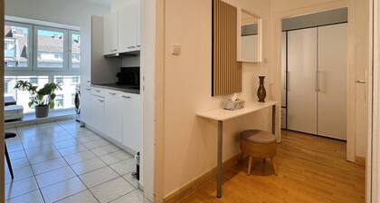 Zentrales Apartment Düsseldorf: 2 Betten, Aufzug, WLAN – Ideal für Messe & Hbf