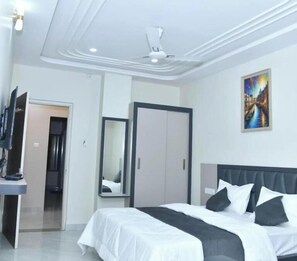 Desk, laptop workspace - HOTEL SHIVANSH (Sikar)