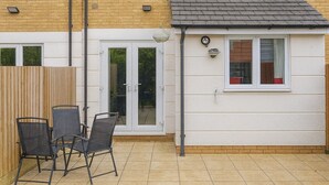 Shared Dormitory, 1 Bedroom, Smoking | Garden - Room-charming Guest Room Next to Excel c (London)