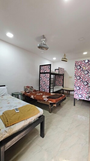 Standard Room - Tanaji Residency (Mumbai)