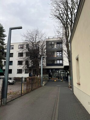 Front of property - Riva Verona - Vistula View & Parking by (Kraków)