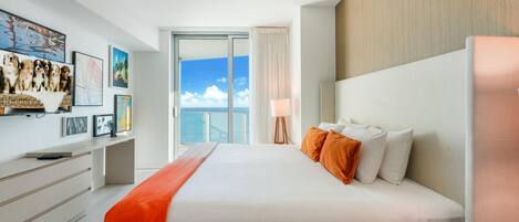 Skrivebord, strykejern/-brett, wi-fi og sengetøy