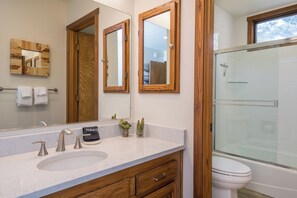Hair dryer, towels - Loft Area! Golf Course Views! Shuffleboard Table! Hot Tub Access! (Sun Valley)
