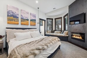 Tabla de planchar con plancha, wifi gratis y ropa de cama 