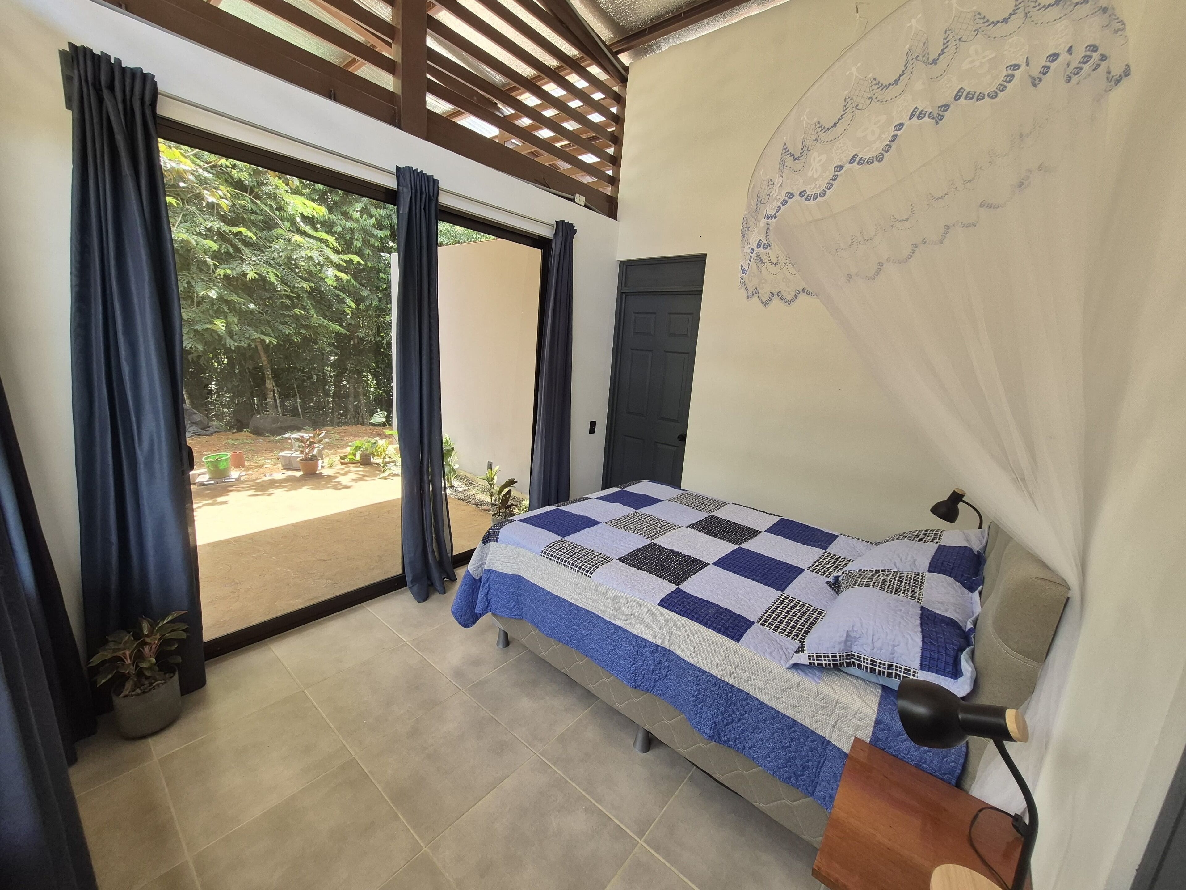 Fer et planche à repasser, Wi-Fi, draps fournis