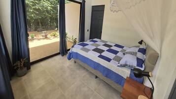 Fer et planche Ă repasser, Wi-Fi, draps fournis