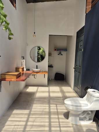 Towels, toilet paper. Lovely 3-bedroom house perfect for your getaway