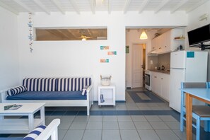 TV - Garden View Apartment with Garden View, Wi-Fi, and Air Conditioning (Mykonos)