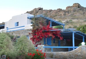 Exterior - Two-Bedroom Apartment with Sea View, Wi-Fi and Air Conditioning (Mykonos)